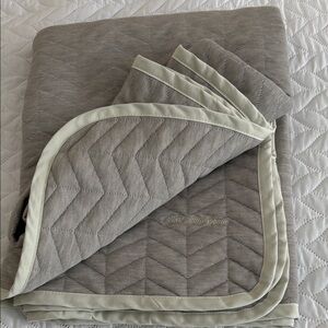 United Saks Gray Soft Blanket